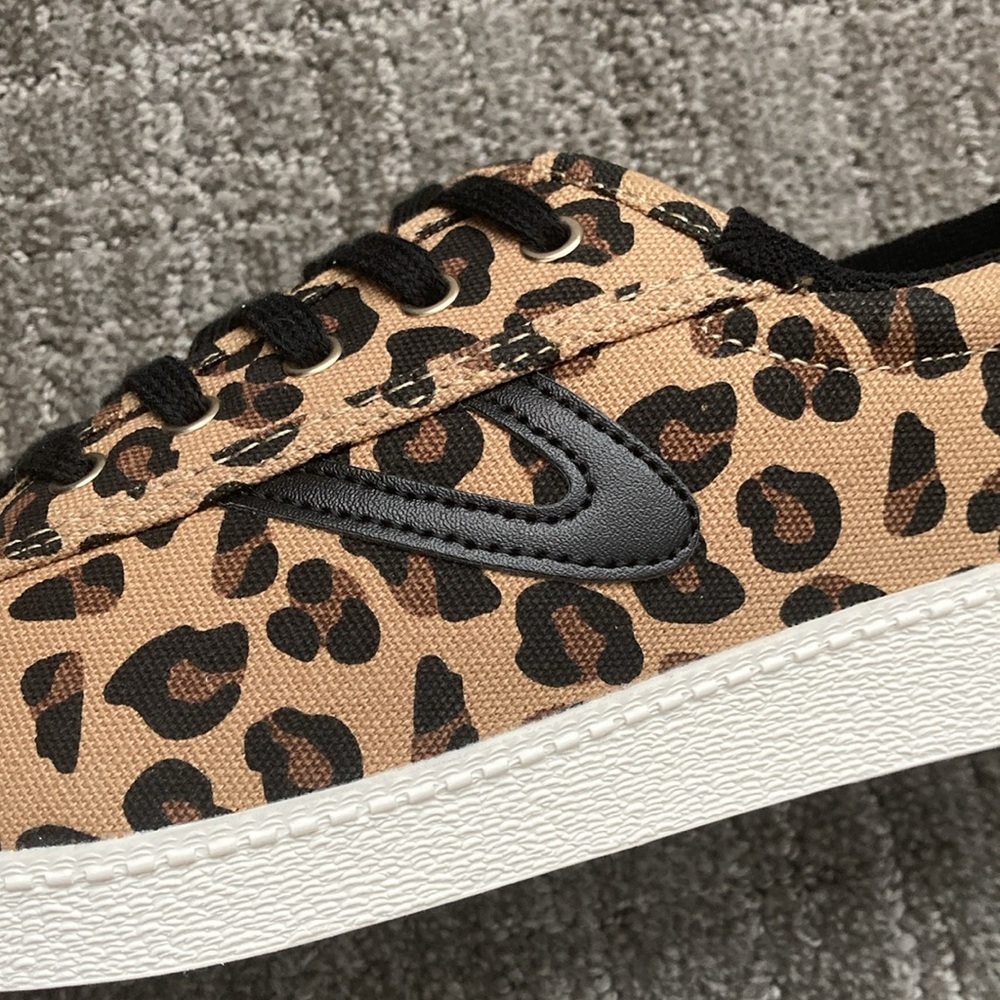 Tretorn ‘Nylite' Sneaker Leopard Print with Black Shoelaces - Picture 7 of 10